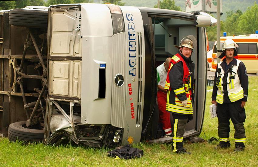 Schwerer Unfall mit Reisebus Lohmar Donrather Dreieck P195.JPG